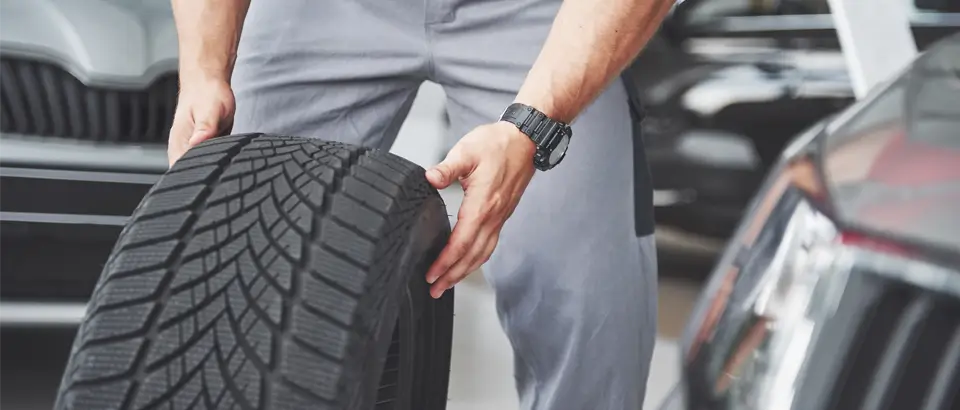 Replace Car Tyre by Mechanic